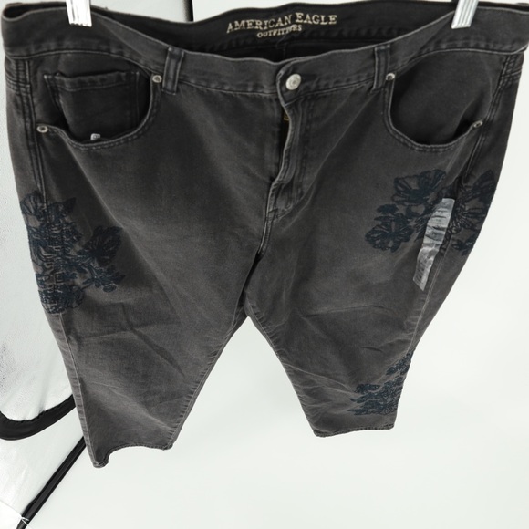 NWOT American Eagle Black Washed Embroidered Mom Jeans - Picture 5 of 12